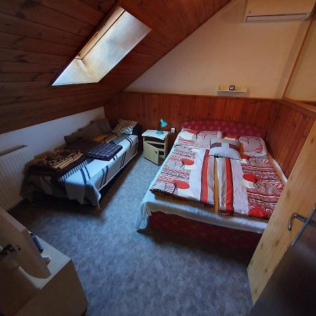 Pereszlényi Vendégház Visegrád Esterno foto
