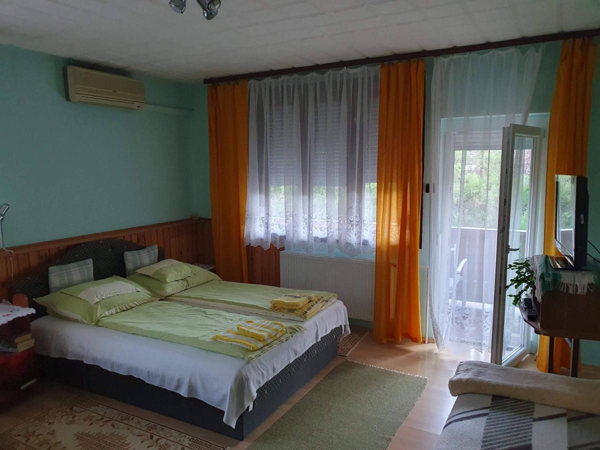 Pereszlényi Vendégház Visegrád Esterno foto