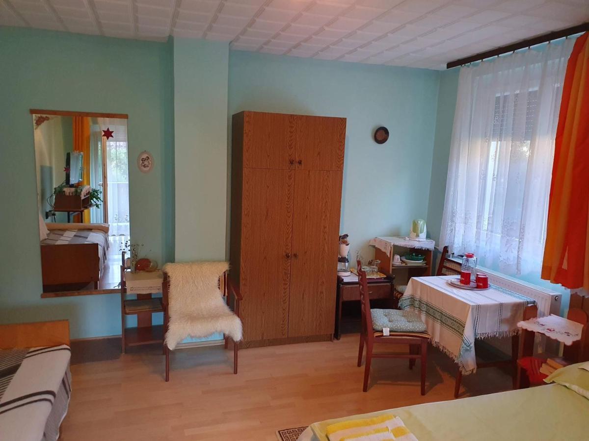Pereszlényi Vendégház Visegrád Esterno foto