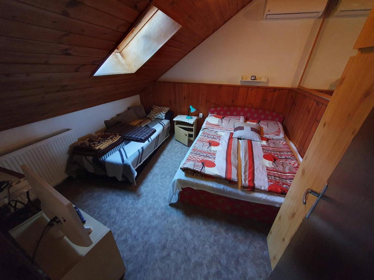 Pereszlényi Vendégház Visegrád Esterno foto