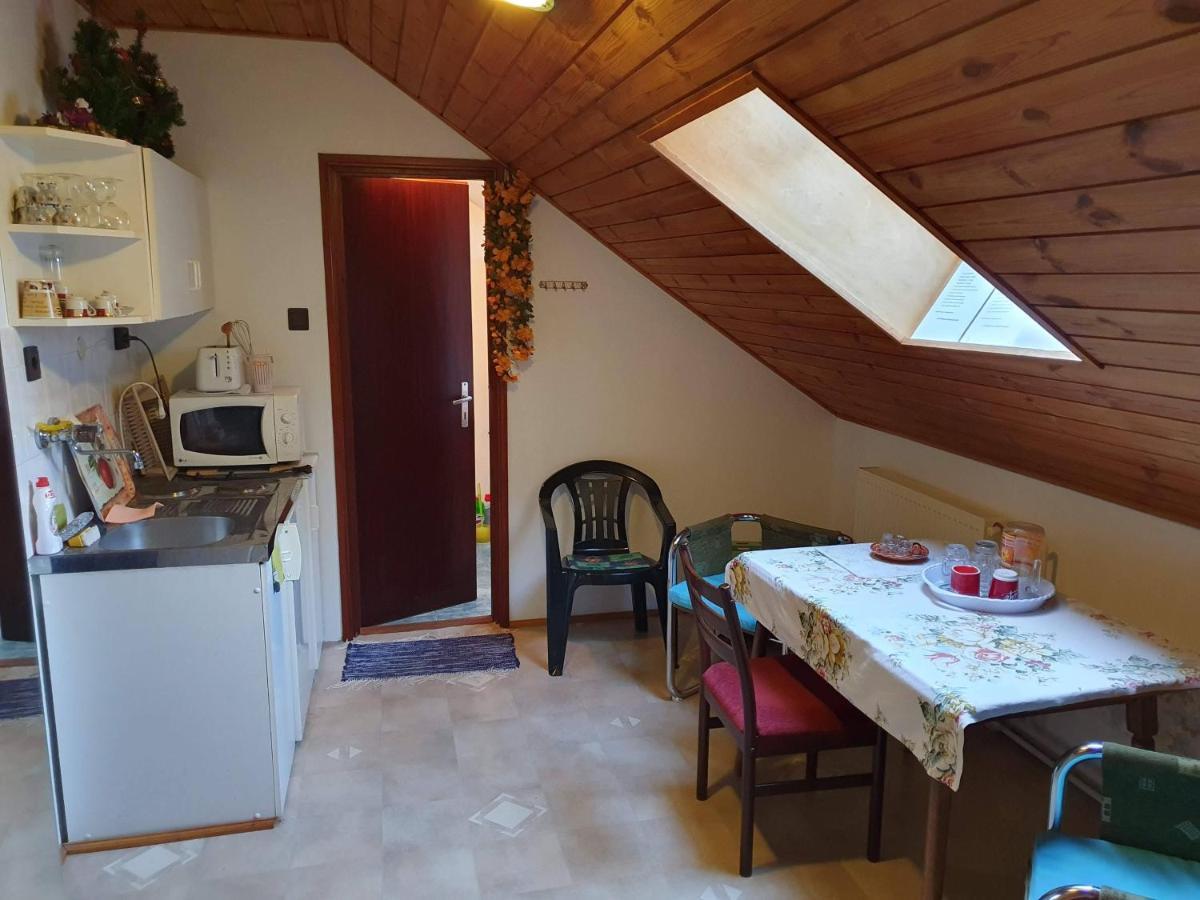 Pereszlényi Vendégház Visegrád Esterno foto
