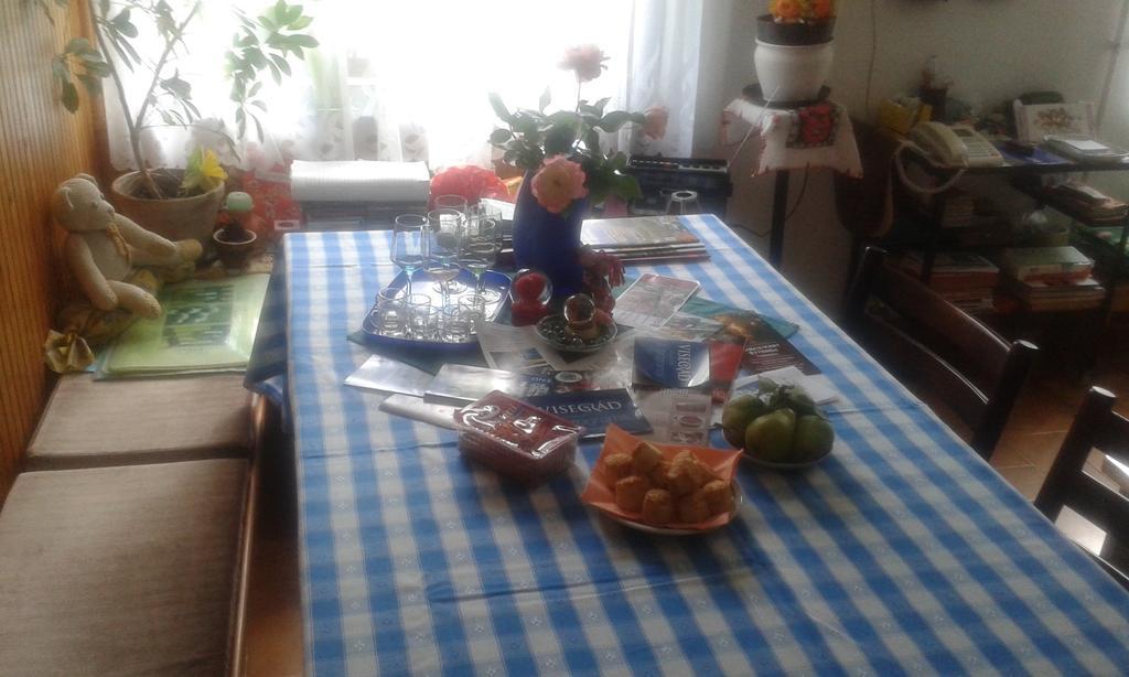Pereszlényi Vendégház Visegrád Esterno foto